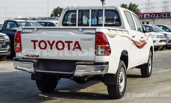 Acheter Import Voiture Toyota Hilux Blanc à Import - Dubai, Artibonite Acheter Import Voiture Toyota Hilux Blanc à Import - Dubai, Artibonite