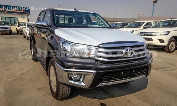 Acheter Import Voiture Toyota Hilux Noir à Import - Dubai, Artibonite Acheter Import Voiture Toyota Hilux Noir à Import - Dubai, Artibonite