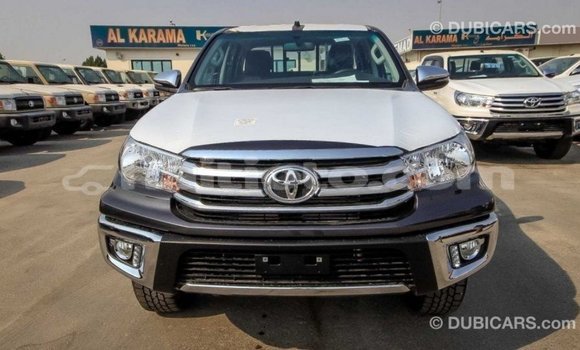Acheter Import Voiture Toyota Hilux Noir à Import - Dubai, Artibonite Acheter Import Voiture Toyota Hilux Noir à Import - Dubai, Artibonite