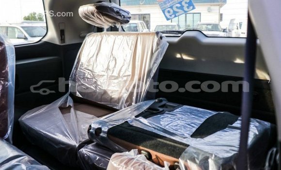 Acheter Import Voiture Toyota Land Cruiser Blanc à Import - Dubai, Artibonite Acheter Import Voiture Toyota Land Cruiser Blanc à Import - Dubai, Artibonite