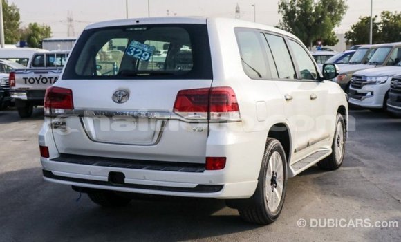 Acheter Import Voiture Toyota Land Cruiser Blanc à Import - Dubai, Artibonite Acheter Import Voiture Toyota Land Cruiser Blanc à Import - Dubai, Artibonite