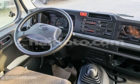 Acheter Import Voiture Toyota Coaster Blanc à Import - Dubai, Artibonite Acheter Import Voiture Toyota Coaster Blanc à Import - Dubai, Artibonite