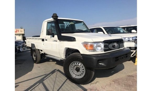 Acheter Import Voiture Toyota Land Cruiser Blanc à Import - Dubai, Artibonite Acheter Import Voiture Toyota Land Cruiser Blanc à Import - Dubai, Artibonite