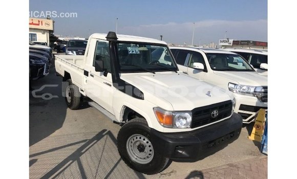 Acheter Import Voiture Toyota Land Cruiser Blanc à Import - Dubai, Artibonite Acheter Import Voiture Toyota Land Cruiser Blanc à Import - Dubai, Artibonite