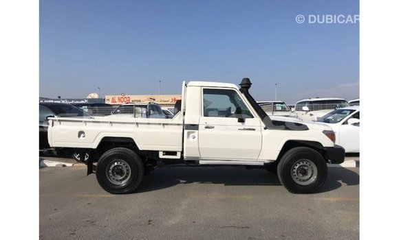 Acheter Import Voiture Toyota Land Cruiser Blanc à Import - Dubai, Artibonite Acheter Import Voiture Toyota Land Cruiser Blanc à Import - Dubai, Artibonite