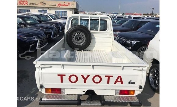 Acheter Import Voiture Toyota Land Cruiser Blanc à Import - Dubai, Artibonite Acheter Import Voiture Toyota Land Cruiser Blanc à Import - Dubai, Artibonite
