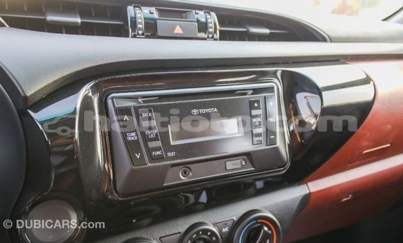 Acheter Import Voiture Toyota Hilux Blanc à Import - Dubai, Artibonite Acheter Import Voiture Toyota Hilux Blanc à Import - Dubai, Artibonite