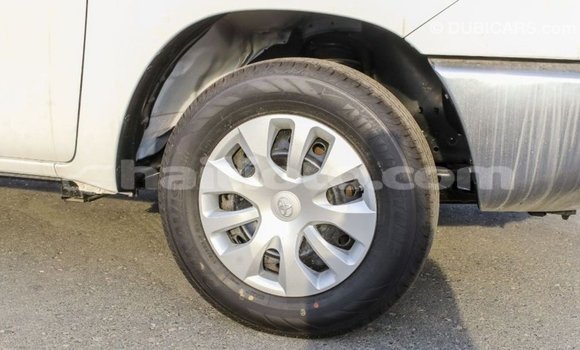 Acheter Import Voiture Toyota Hilux Blanc à Import - Dubai, Artibonite Acheter Import Voiture Toyota Hilux Blanc à Import - Dubai, Artibonite