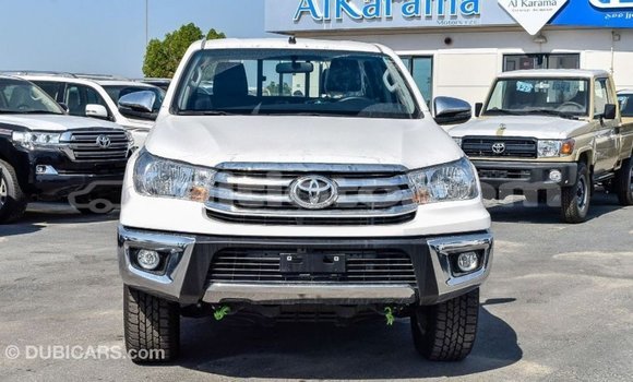 Acheter Import Voiture Toyota Hilux Blanc à Import - Dubai, Artibonite Acheter Import Voiture Toyota Hilux Blanc à Import - Dubai, Artibonite