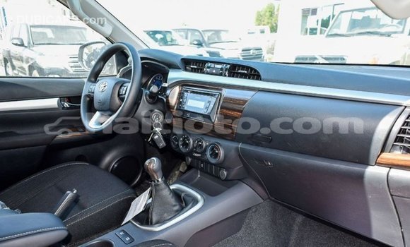 Acheter Import Voiture Toyota Hilux Blanc à Import - Dubai, Artibonite Acheter Import Voiture Toyota Hilux Blanc à Import - Dubai, Artibonite