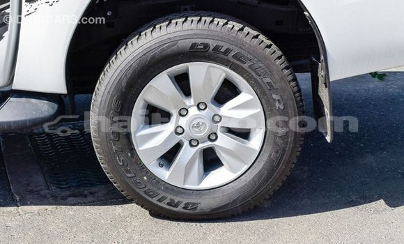 Acheter Import Voiture Toyota Hilux Blanc à Import - Dubai, Artibonite Acheter Import Voiture Toyota Hilux Blanc à Import - Dubai, Artibonite