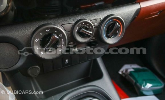 Acheter Import Voiture Toyota Hilux Blanc à Import - Dubai, Artibonite Acheter Import Voiture Toyota Hilux Blanc à Import - Dubai, Artibonite