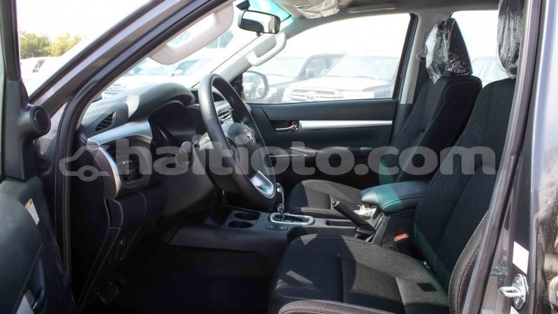 Big with watermark toyota hilux artibonite import dubai 2007