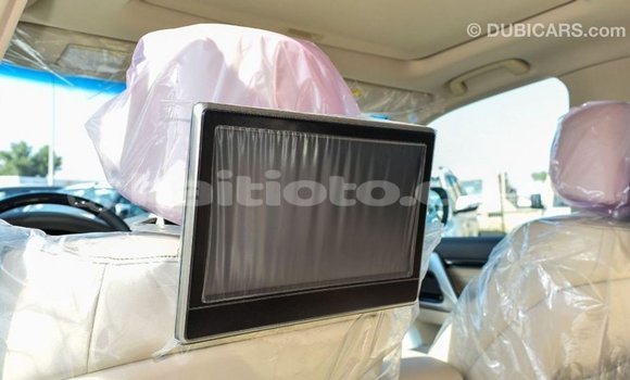 Acheter Import Voiture Toyota Land Cruiser Blanc à Import - Dubai, Artibonite Acheter Import Voiture Toyota Land Cruiser Blanc à Import - Dubai, Artibonite