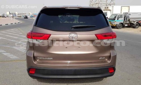 Acheter Import Voiture Toyota Highlander Marron à Import - Dubai, Artibonite Acheter Import Voiture Toyota Highlander Marron à Import - Dubai, Artibonite