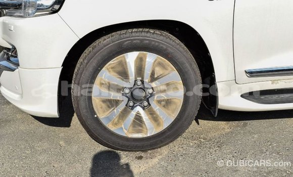 Acheter Import Voiture Toyota Land Cruiser Blanc à Import - Dubai, Artibonite Acheter Import Voiture Toyota Land Cruiser Blanc à Import - Dubai, Artibonite