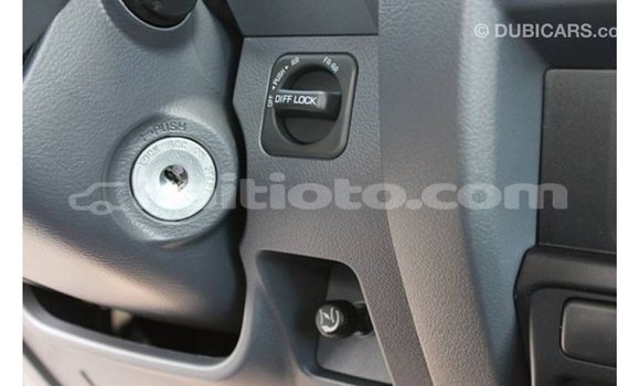 Acheter Import Voiture Toyota Land Cruiser Blanc à Import - Dubai, Artibonite Acheter Import Voiture Toyota Land Cruiser Blanc à Import - Dubai, Artibonite