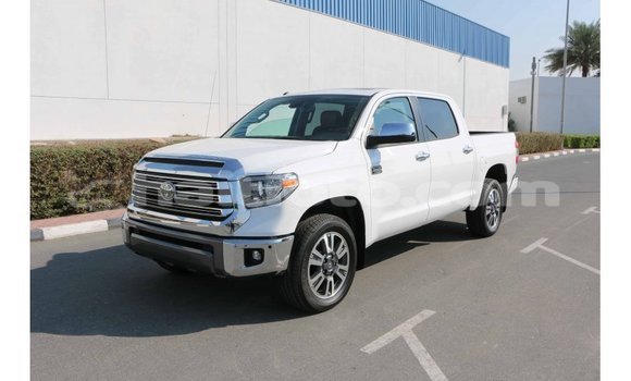 Acheter Import Voiture Toyota Tundra Blanc à Import - Dubai, Artibonite Acheter Import Voiture Toyota Tundra Blanc à Import - Dubai, Artibonite