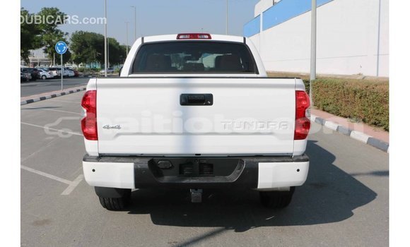 Acheter Import Voiture Toyota Tundra Blanc à Import - Dubai, Artibonite Acheter Import Voiture Toyota Tundra Blanc à Import - Dubai, Artibonite