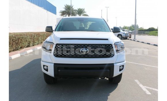 Acheter Import Voiture Toyota Tundra Blanc à Import - Dubai, Artibonite Acheter Import Voiture Toyota Tundra Blanc à Import - Dubai, Artibonite