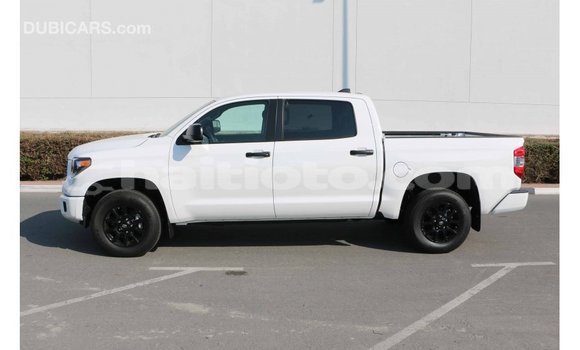 Acheter Import Voiture Toyota Tundra Blanc à Import - Dubai, Artibonite Acheter Import Voiture Toyota Tundra Blanc à Import - Dubai, Artibonite