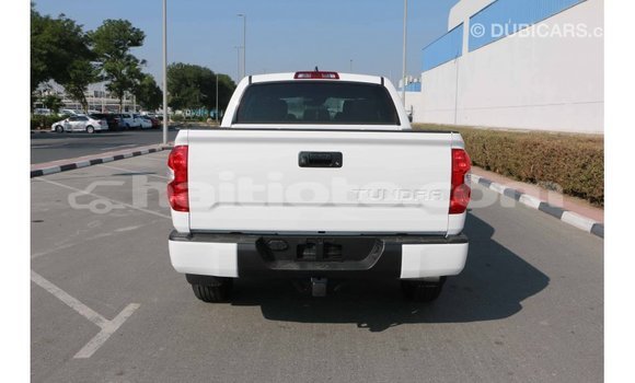 Acheter Import Voiture Toyota Tundra Blanc à Import - Dubai, Artibonite Acheter Import Voiture Toyota Tundra Blanc à Import - Dubai, Artibonite