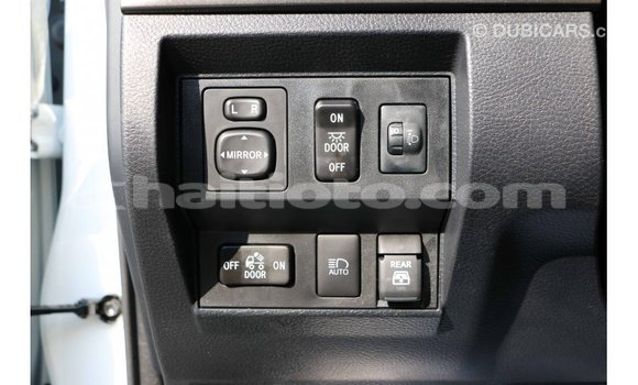 Acheter Import Voiture Toyota Tundra Blanc à Import - Dubai, Artibonite Acheter Import Voiture Toyota Tundra Blanc à Import - Dubai, Artibonite
