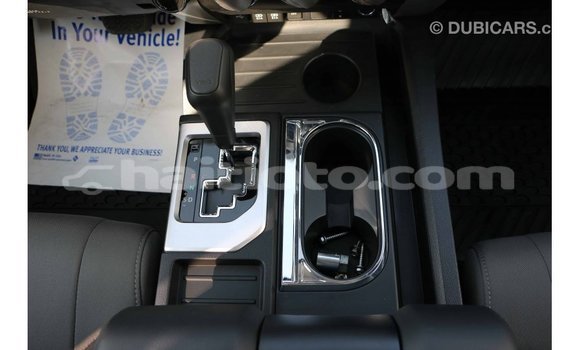 Acheter Import Voiture Toyota Tundra Blanc à Import - Dubai, Artibonite Acheter Import Voiture Toyota Tundra Blanc à Import - Dubai, Artibonite