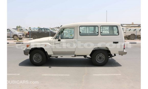 Acheter Import Voiture Toyota Land Cruiser Blanc à Import - Dubai, Artibonite Acheter Import Voiture Toyota Land Cruiser Blanc à Import - Dubai, Artibonite