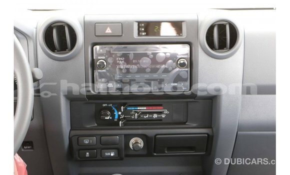 Acheter Import Voiture Toyota Land Cruiser Blanc à Import - Dubai, Artibonite Acheter Import Voiture Toyota Land Cruiser Blanc à Import - Dubai, Artibonite