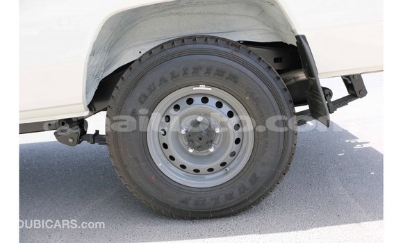 Acheter Import Voiture Toyota Land Cruiser Blanc à Import - Dubai, Artibonite Acheter Import Voiture Toyota Land Cruiser Blanc à Import - Dubai, Artibonite