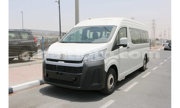 Acheter Import Voiture Toyota Hiace Blanc à Import - Dubai, Artibonite Acheter Import Voiture Toyota Hiace Blanc à Import - Dubai, Artibonite
