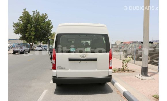 Acheter Import Voiture Toyota Hiace Blanc à Import - Dubai, Artibonite Acheter Import Voiture Toyota Hiace Blanc à Import - Dubai, Artibonite