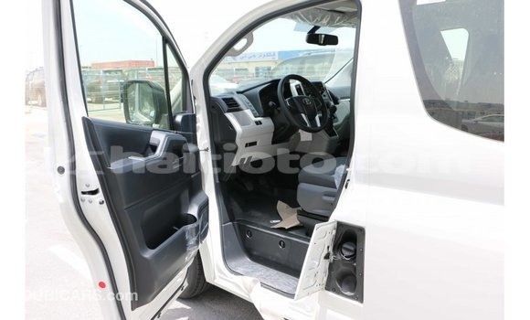 Acheter Import Voiture Toyota Hiace Blanc à Import - Dubai, Artibonite Acheter Import Voiture Toyota Hiace Blanc à Import - Dubai, Artibonite