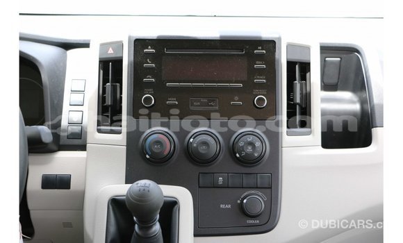 Acheter Import Voiture Toyota Hiace Blanc à Import - Dubai, Artibonite Acheter Import Voiture Toyota Hiace Blanc à Import - Dubai, Artibonite