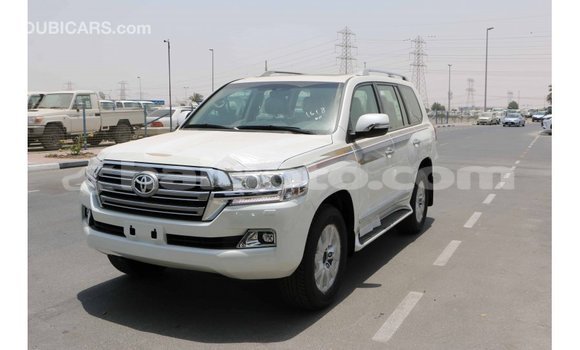 Acheter Import Voiture Toyota Land Cruiser Blanc à Import - Dubai, Artibonite Acheter Import Voiture Toyota Land Cruiser Blanc à Import - Dubai, Artibonite