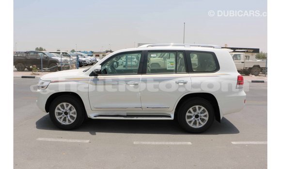 Acheter Import Voiture Toyota Land Cruiser Blanc à Import - Dubai, Artibonite Acheter Import Voiture Toyota Land Cruiser Blanc à Import - Dubai, Artibonite