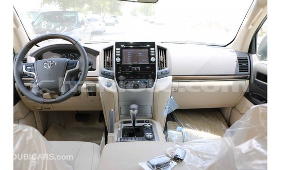 Acheter Import Voiture Toyota Land Cruiser Blanc à Import - Dubai, Artibonite Acheter Import Voiture Toyota Land Cruiser Blanc à Import - Dubai, Artibonite