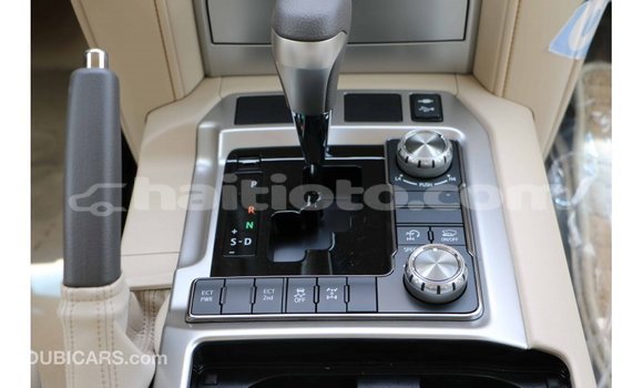 Acheter Import Voiture Toyota Land Cruiser Blanc à Import - Dubai, Artibonite Acheter Import Voiture Toyota Land Cruiser Blanc à Import - Dubai, Artibonite