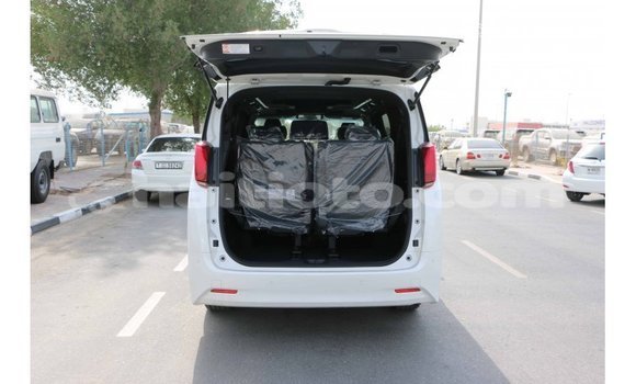 Acheter Import Voiture Toyota Alphard Blanc à Import - Dubai, Artibonite Acheter Import Voiture Toyota Alphard Blanc à Import - Dubai, Artibonite