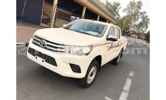 Acheter Import Voiture Toyota Hilux Blanc à Import - Dubai, Artibonite Acheter Import Voiture Toyota Hilux Blanc à Import - Dubai, Artibonite