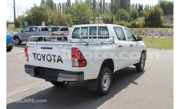 Acheter Import Voiture Toyota Hilux Blanc à Import - Dubai, Artibonite Acheter Import Voiture Toyota Hilux Blanc à Import - Dubai, Artibonite