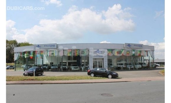 Acheter Import Voiture Toyota Hilux Blanc à Import - Dubai, Artibonite Acheter Import Voiture Toyota Hilux Blanc à Import - Dubai, Artibonite