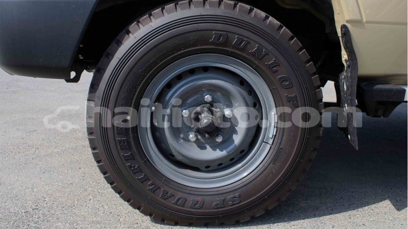 Big with watermark toyota land cruiser artibonite import dubai 2035