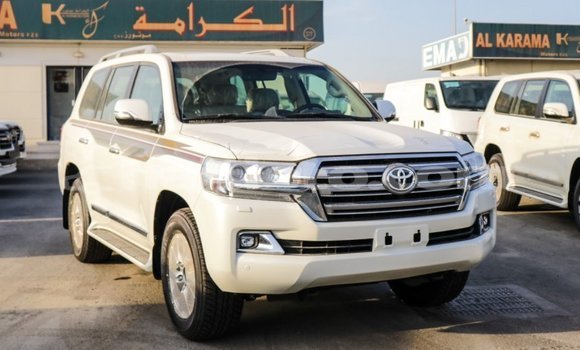 Acheter Import Voiture Toyota Land Cruiser Blanc à Import - Dubai, Artibonite Acheter Import Voiture Toyota Land Cruiser Blanc à Import - Dubai, Artibonite
