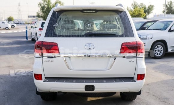 Acheter Import Voiture Toyota Land Cruiser Blanc à Import - Dubai, Artibonite Acheter Import Voiture Toyota Land Cruiser Blanc à Import - Dubai, Artibonite