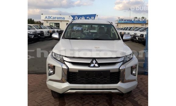 Acheter Import Voiture Mitsubishi L200 Blanc à Import - Dubai, Artibonite Acheter Import Voiture Mitsubishi L200 Blanc à Import - Dubai, Artibonite
