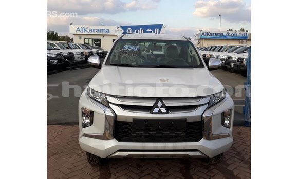 Acheter Import Voiture Mitsubishi L200 Blanc à Import - Dubai, Artibonite Acheter Import Voiture Mitsubishi L200 Blanc à Import - Dubai, Artibonite
