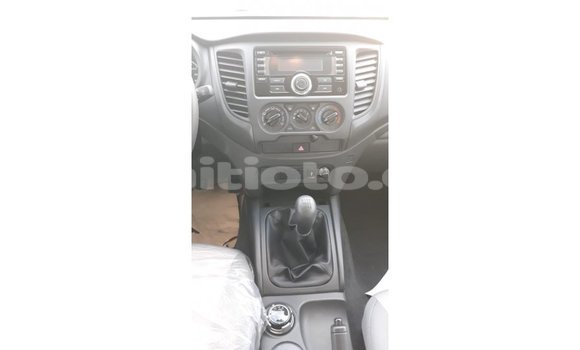 Acheter Import Voiture Mitsubishi L200 Blanc à Import - Dubai, Artibonite Acheter Import Voiture Mitsubishi L200 Blanc à Import - Dubai, Artibonite