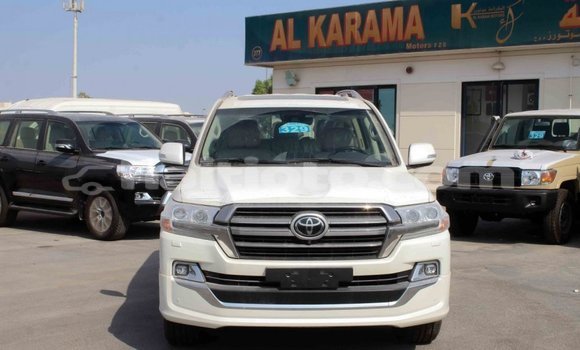 Acheter Import Voiture Toyota Land Cruiser Blanc à Import - Dubai, Artibonite Acheter Import Voiture Toyota Land Cruiser Blanc à Import - Dubai, Artibonite